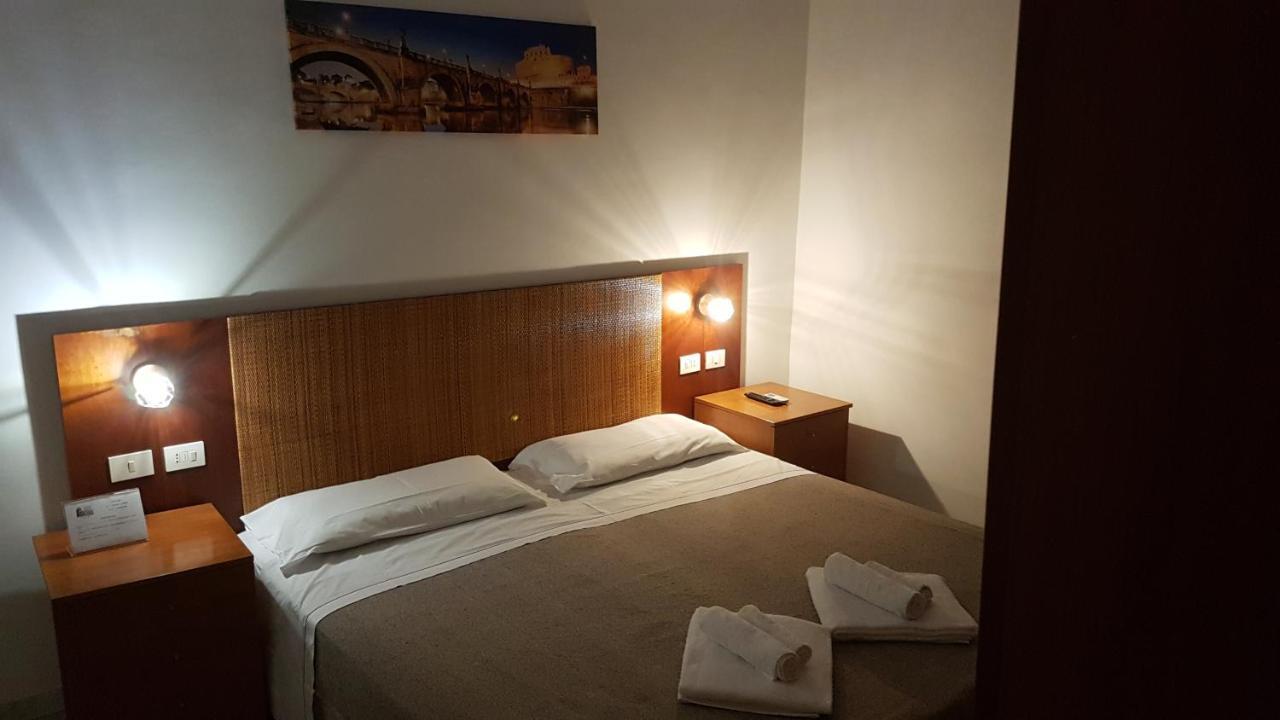Domus Ferraro Pensión Roma